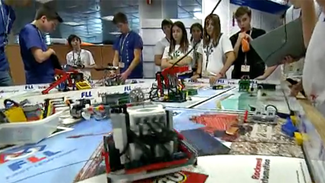 Alumnos asistentes al torneo de ciencia y robótica