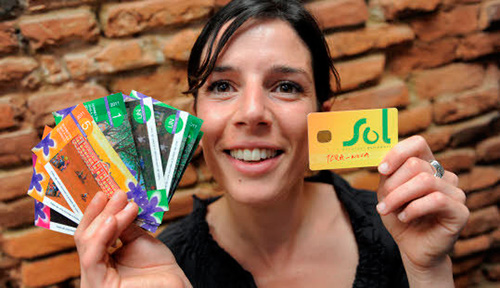 Sol Violette es la moneda ciudadana de la ciudad de Toulouse en Francia y funciona con tarjeta de débito y billetes 