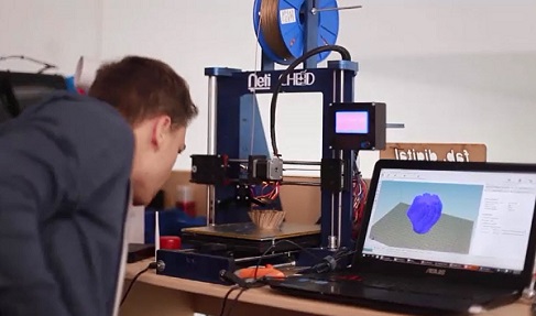 img-Impresora 3D en funcionamiento