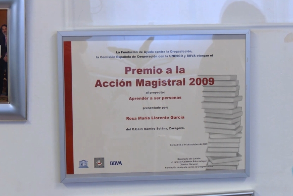 img-Placa de un premio al colegio Ramiro Solans