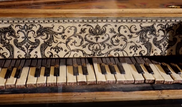 img-Instrumentos musicales en el Palacio Real, fotograma