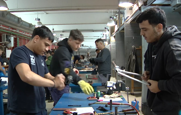 img-Formación Profesional. La puerta de entrada al mercado laboral. Fotograma
