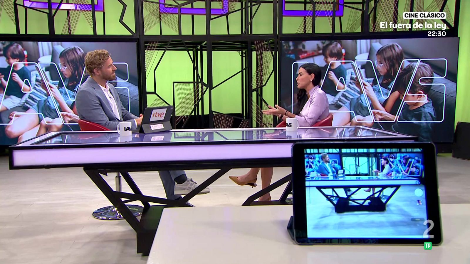 img-Fede Cardelús conversa con Laura Cuesta sobre el acceso seguro de los menores a Internet en La aventura del saber.